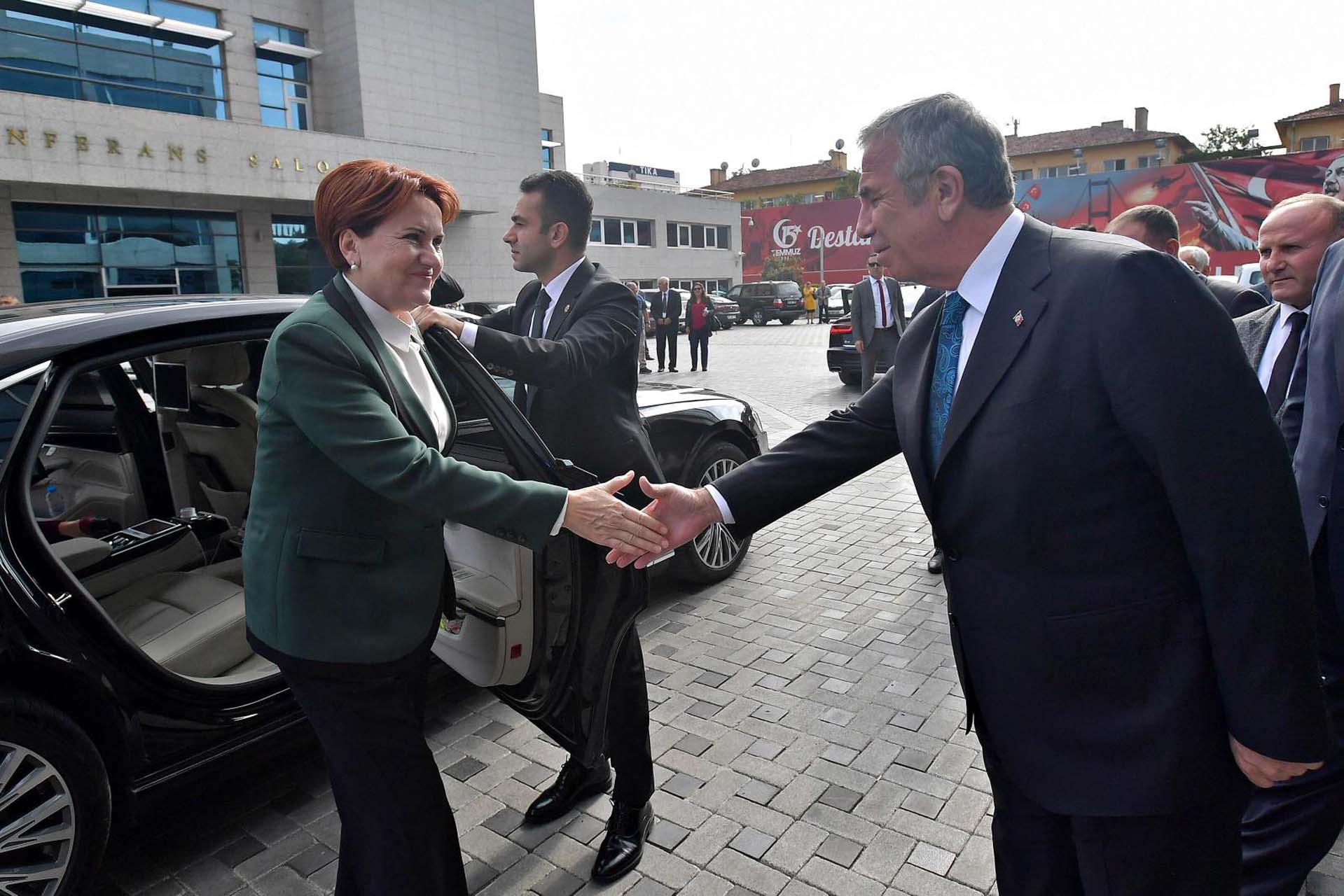 Meral Akşener ve Mansur Yavaş'ı veto etmişlerdi! HDP cumhurbaşkanı adaylığına sıcak baktığı ismi açıkladı
