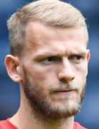 Adam Daviesboyu ve yaşı kaç