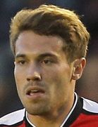 Tom Bradshawboyu ve yaşı kaç