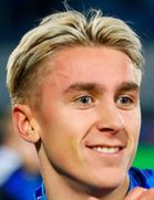 Dennis Johnsenboyu ve yaşı kaç