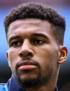 İsak Hienboyu ve yaşı kaç