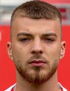 Julian Niehuesboyu ve yaşı kaç