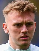 İsaak Daviesboyu ve yaşı kaç