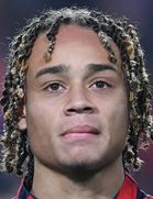 Xavi Simonsboyu ve yaşı kaç