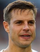 Cesar Azpilicuetaboyu ve yaşı kaç