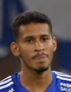 Adriano Firminoboyu ve yaşı kaç