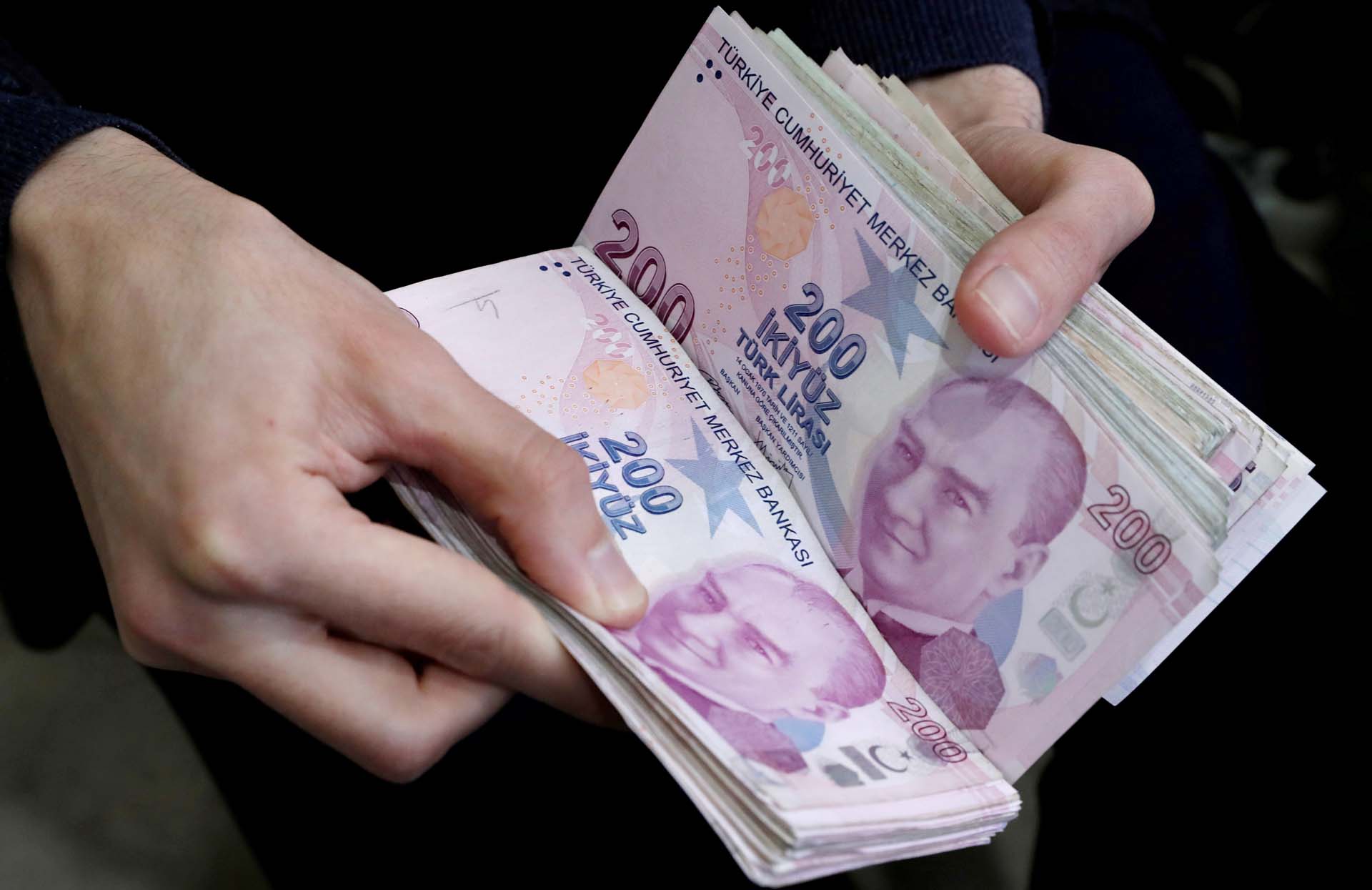 Milyonları yakından ilgilendiren kanun teklifi kabul edildi! Memur ve emekli maaşlarına yüzde 30 zam geldi!