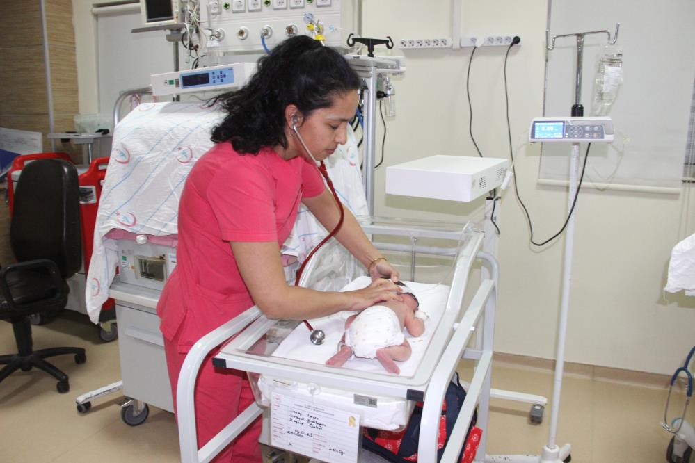 Karaman'da kan donduran olay: 10 günlük bebeği cami kapısına bırakıp terk ettiler