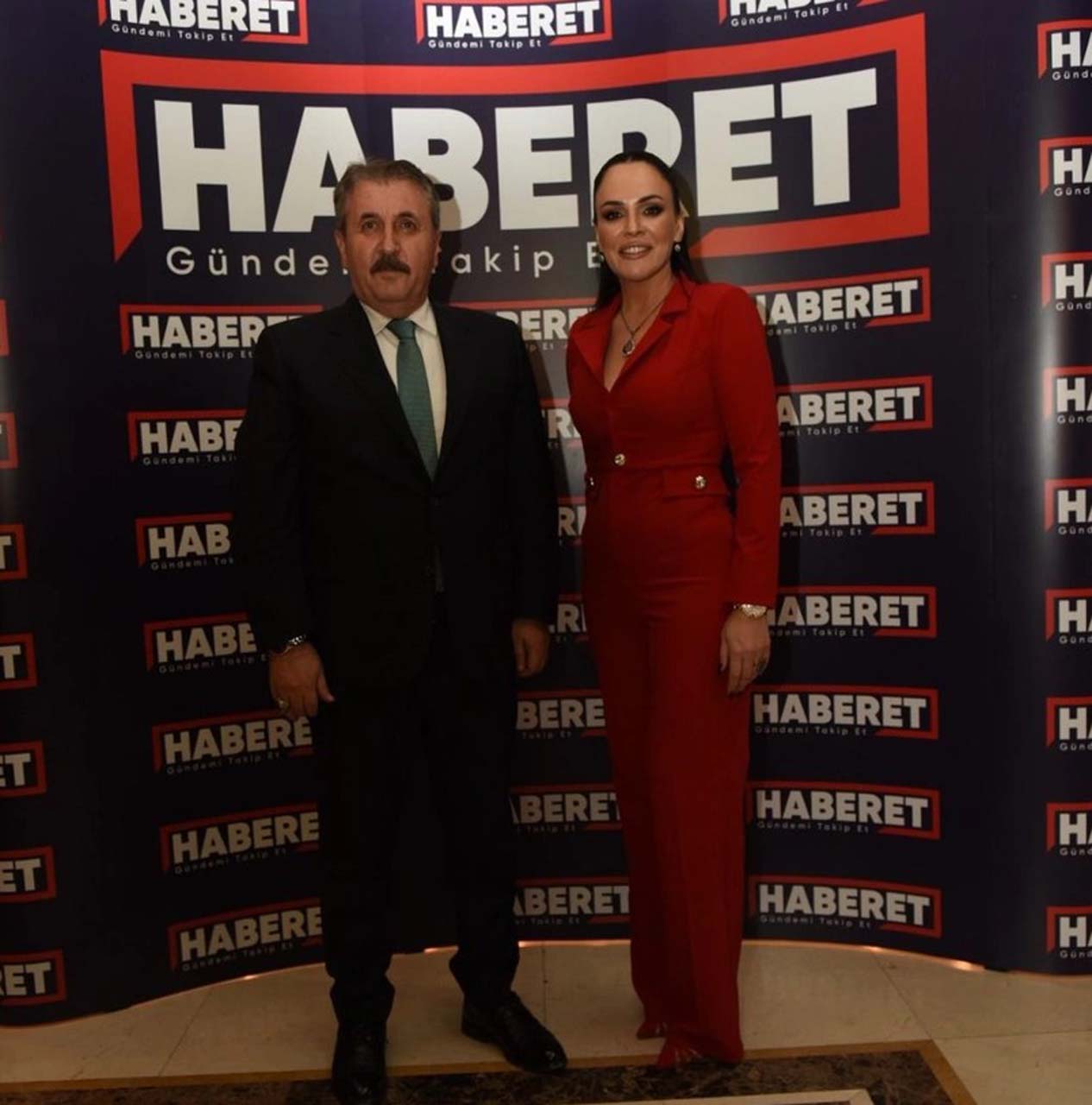 Buket Aydın, Merve Boluğur ile düet mi yapacak? Söylediğimiz şarkılar ile insanları depresyona sokabilir