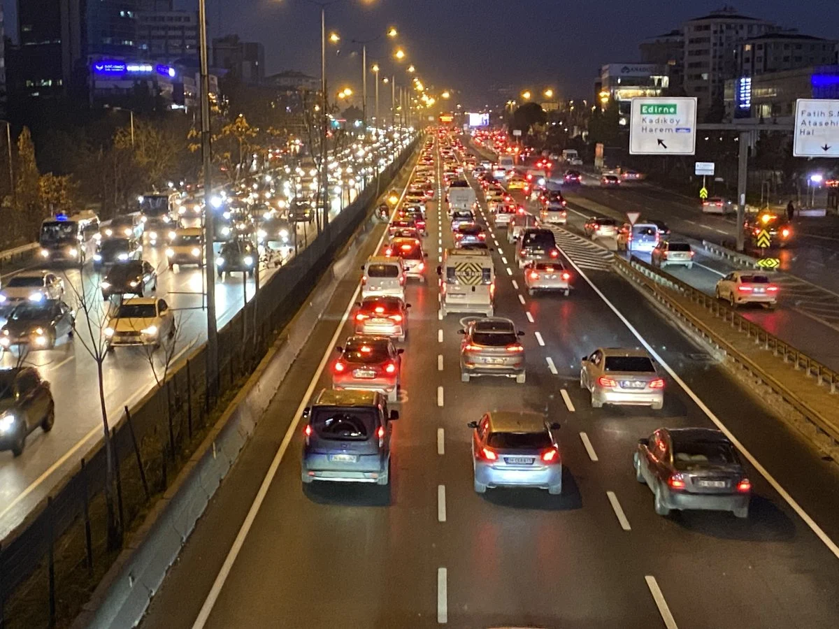 İstanbul Emniyet Müdürlüğü açıkladı: İstanbullular dikkat! O yollar trafiğe kapanacak!