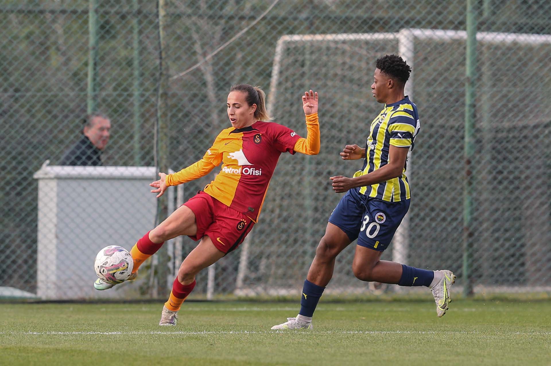 Kadınlar Futbol Ligi: Galatasaray 2 - 0 Fenerbahçe | MAÇ SONUCU