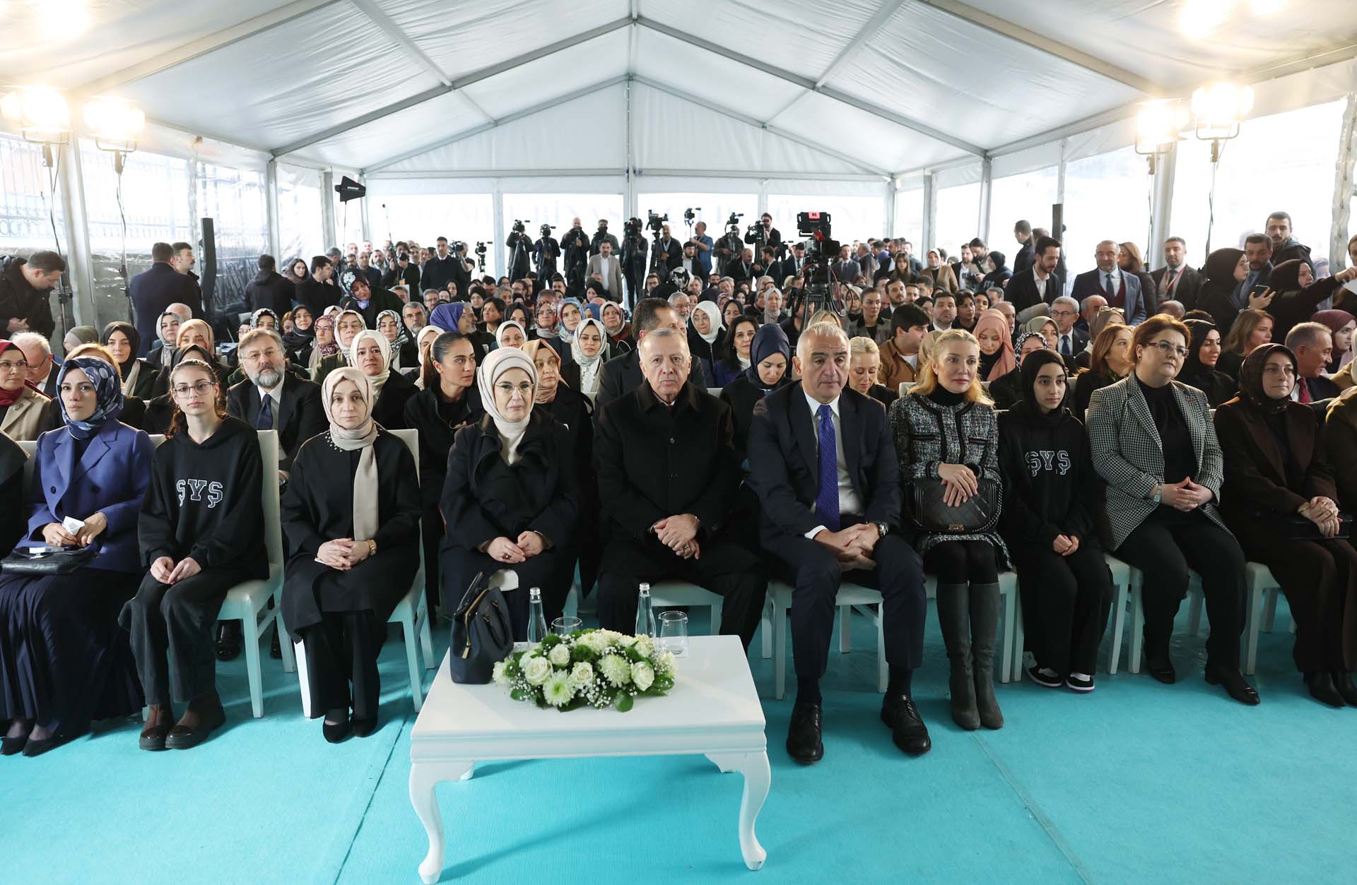 Cumhurbaşkanı Erdoğan'dan başörtüsü çıkışı: Kaçak güreşmenin bir anlamı olmaz, meclis'te kabul edilmezse millete gideceğiz