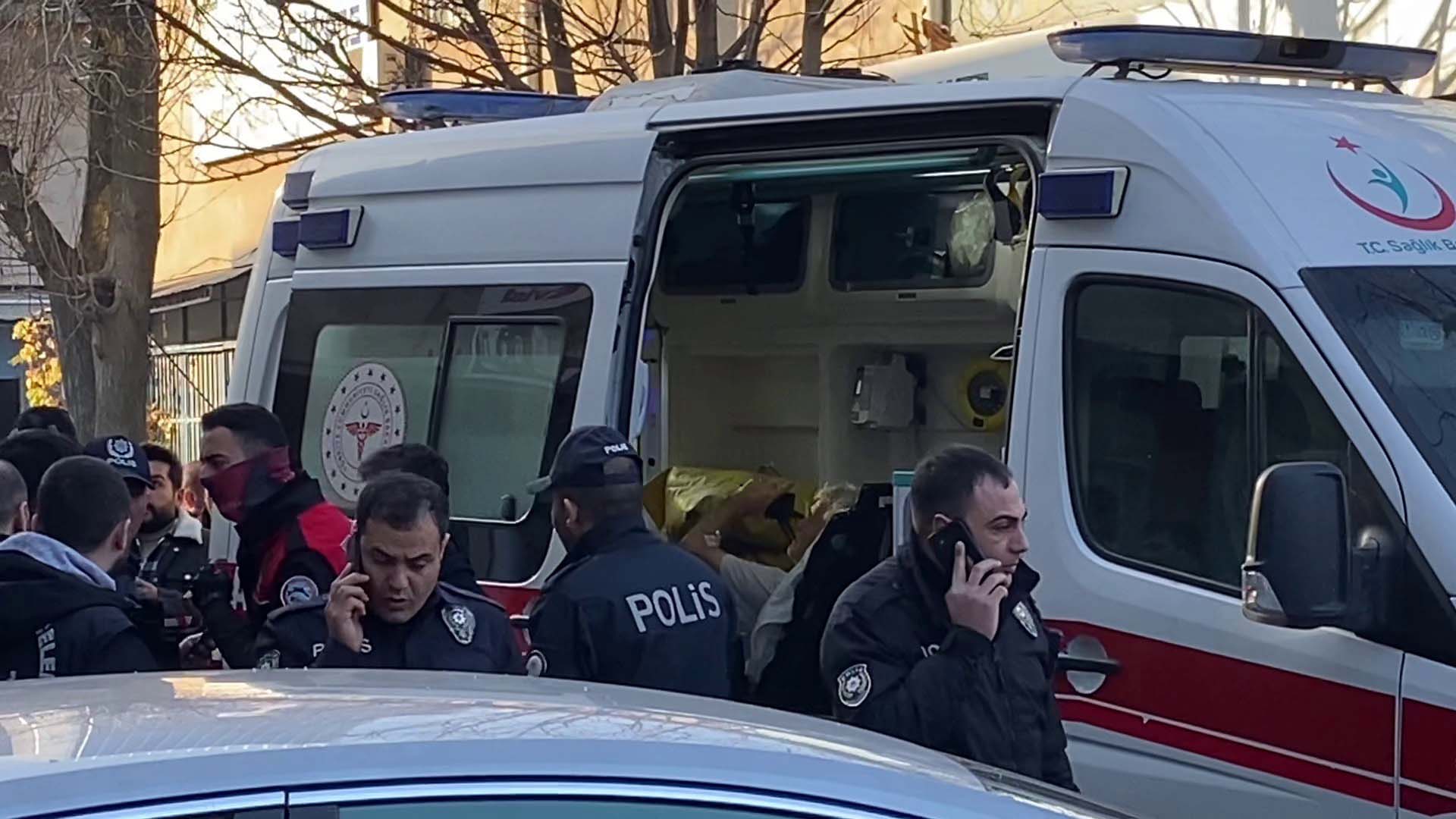 İstanbul Ümraniye'de dehşet! Oto saniye sitesinde silahlı kavga: 1 ölü, 3'ü ağır 6 yaralı 