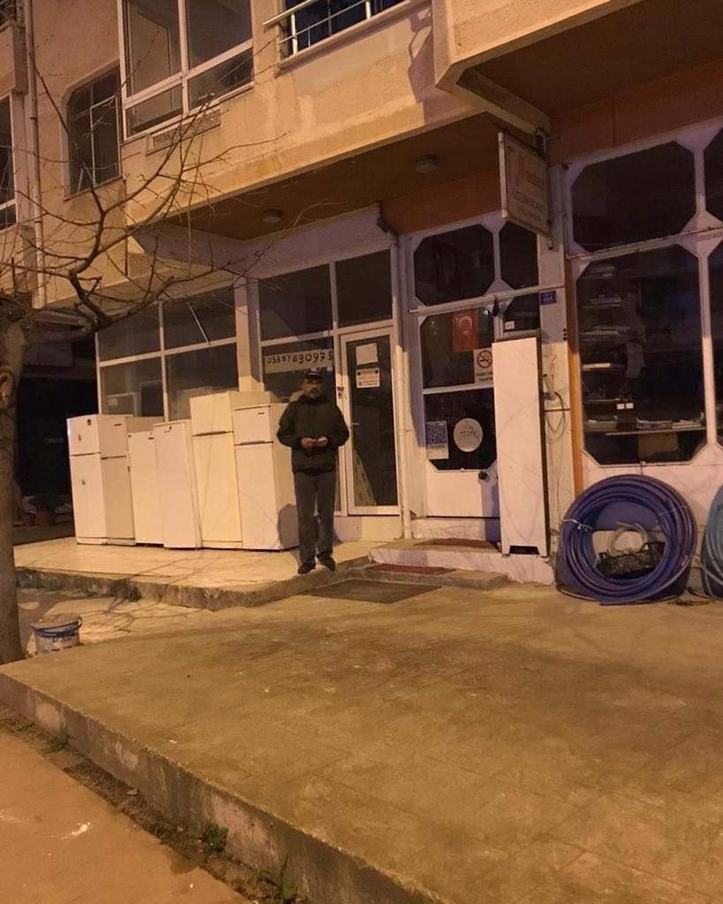 MHP Çınarcık ilçe teşkilatından esnafa siftah parası!