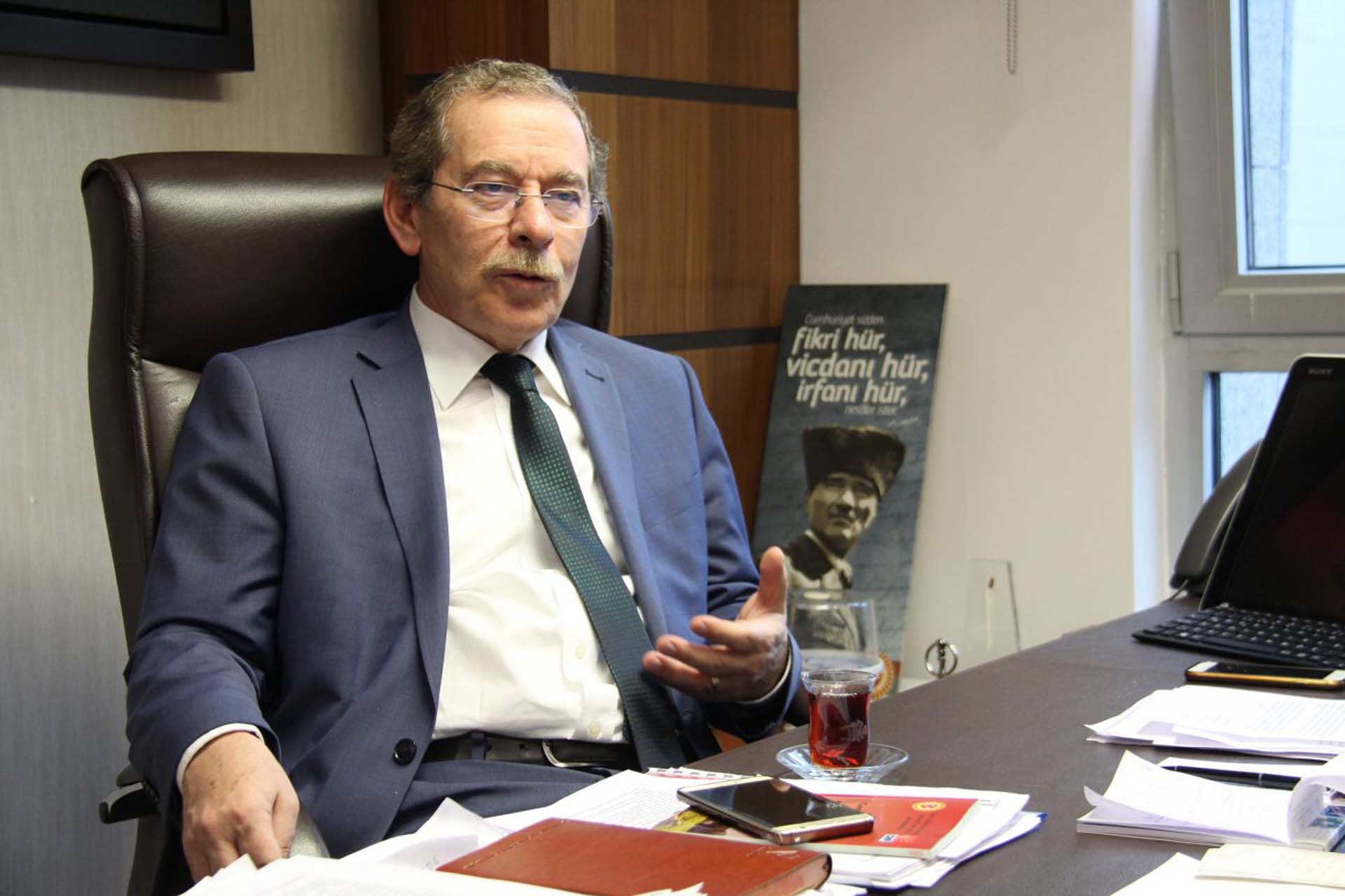 Abdüllatif Şener isim vermeden eleştirdi! CHP'de Mansur Yavaş ve Ekrem İmamoğlu rahatsızlığı! 