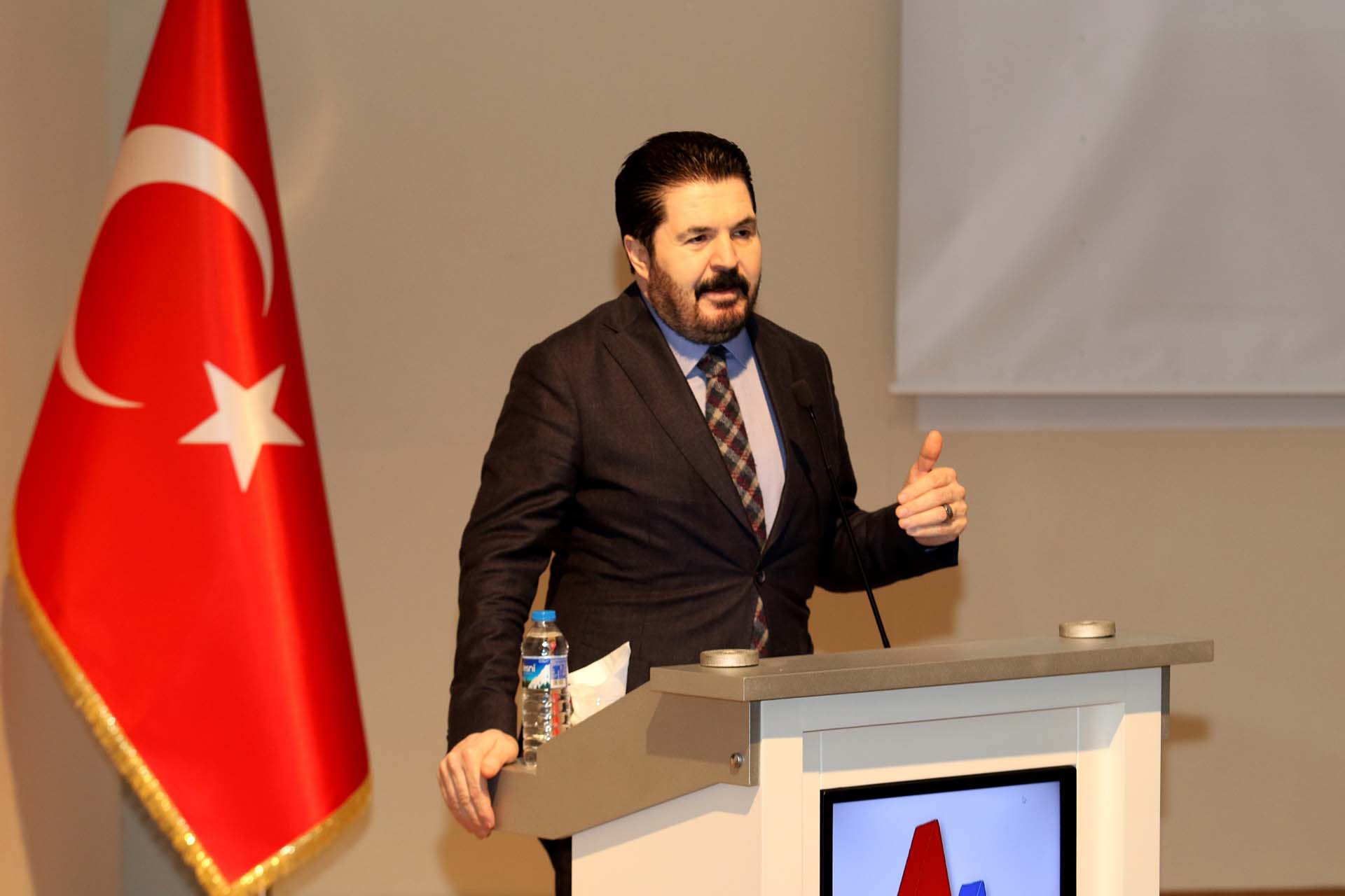 Ağrı Belediye Başkanı Savcı Sayan korkuttu! Göğüs ağrısıyla gittiği hastanede anjiyo oldu! İşte sağlık durumu.. 