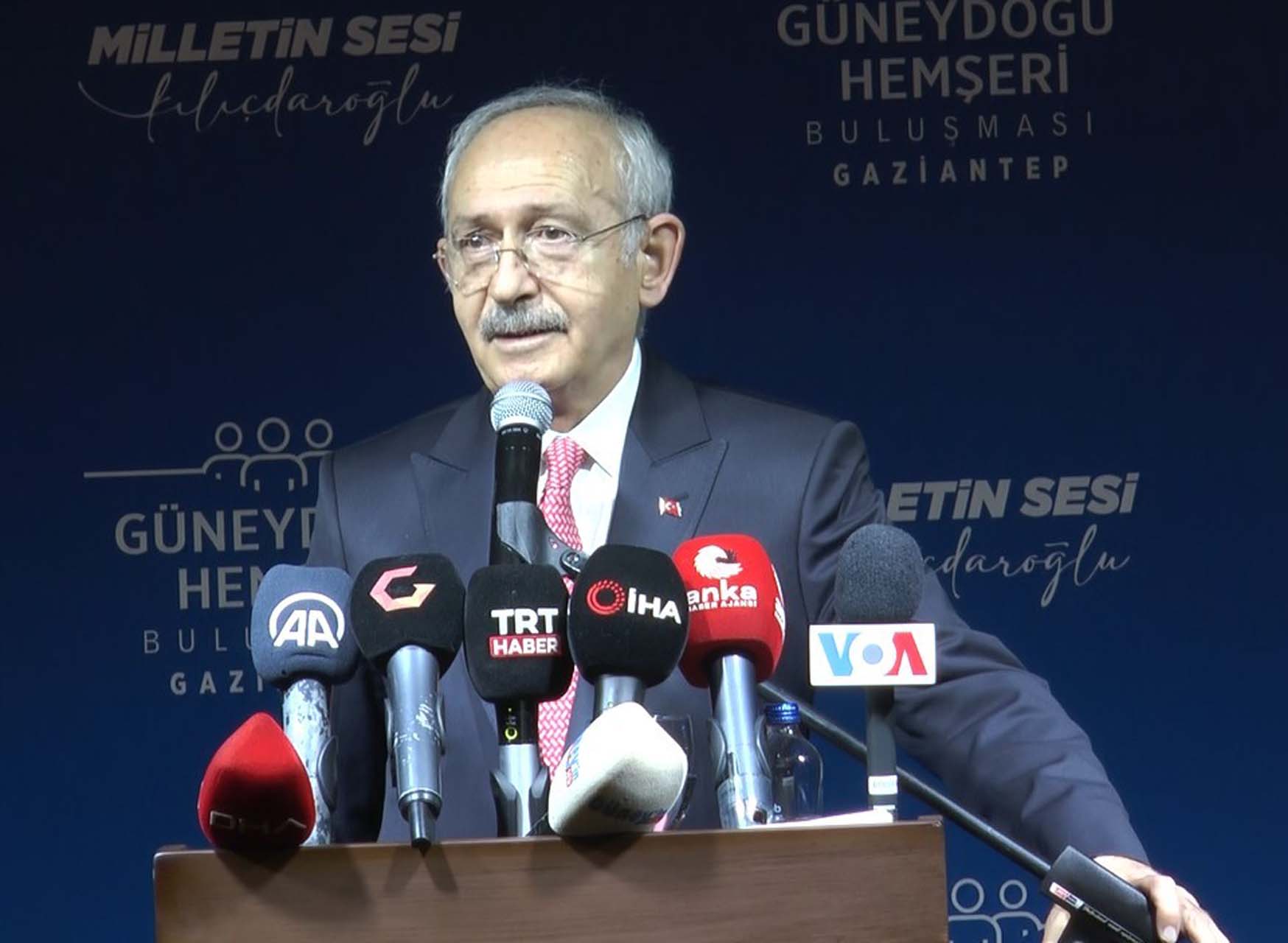 Kılıçdaroğlu, hangi şehirde olduğunu unuttu! Gaziantep'te, Şanlıurfa'da olmaktan son derece mutluyum dedi, salondakiler gülüştü
