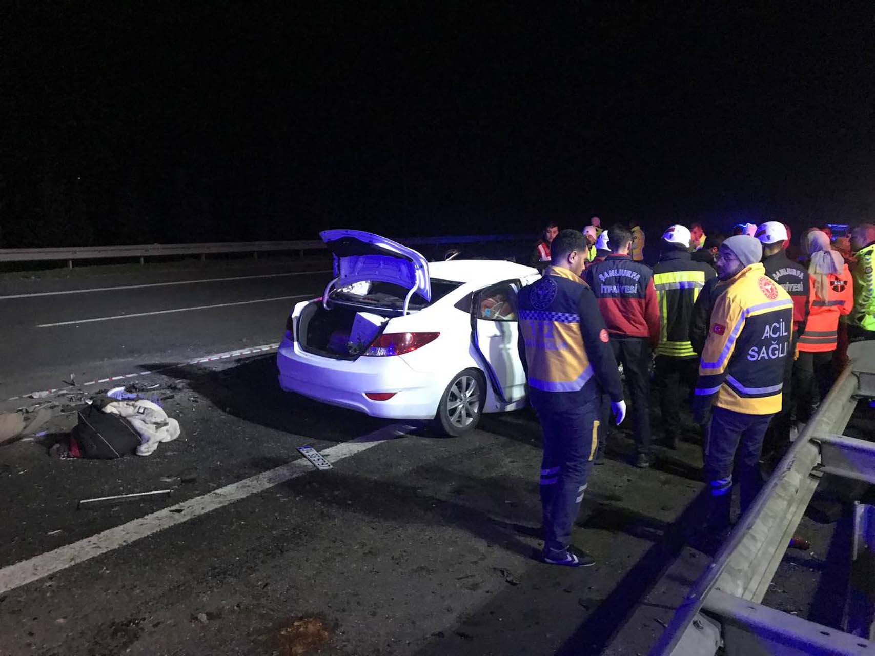 TAG Otoyolu'nda feci kaza! Otomobille çekici çarpıştı: Çok sayıda ölü var