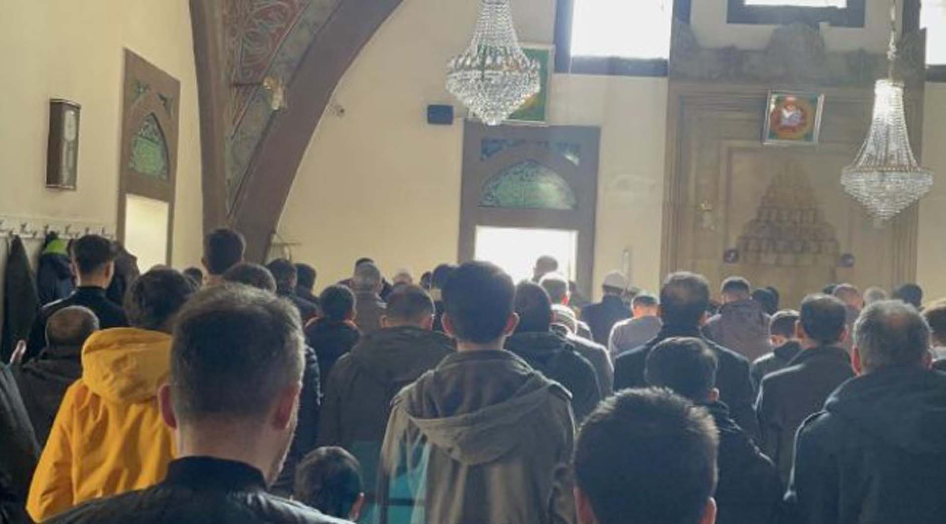 81 ilde eller semaya açıldı! Kar ve yağmur duası edildi 