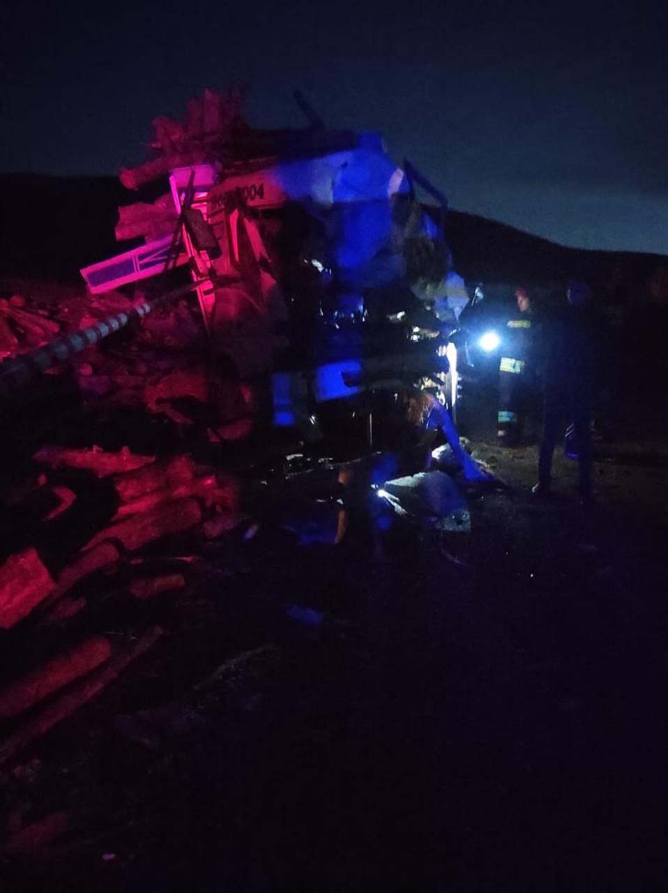 Konya'da iki kardeşin kullandığı kamyonlar çarpıştı: Baba ve oğlu yaşamını yitirdi 
