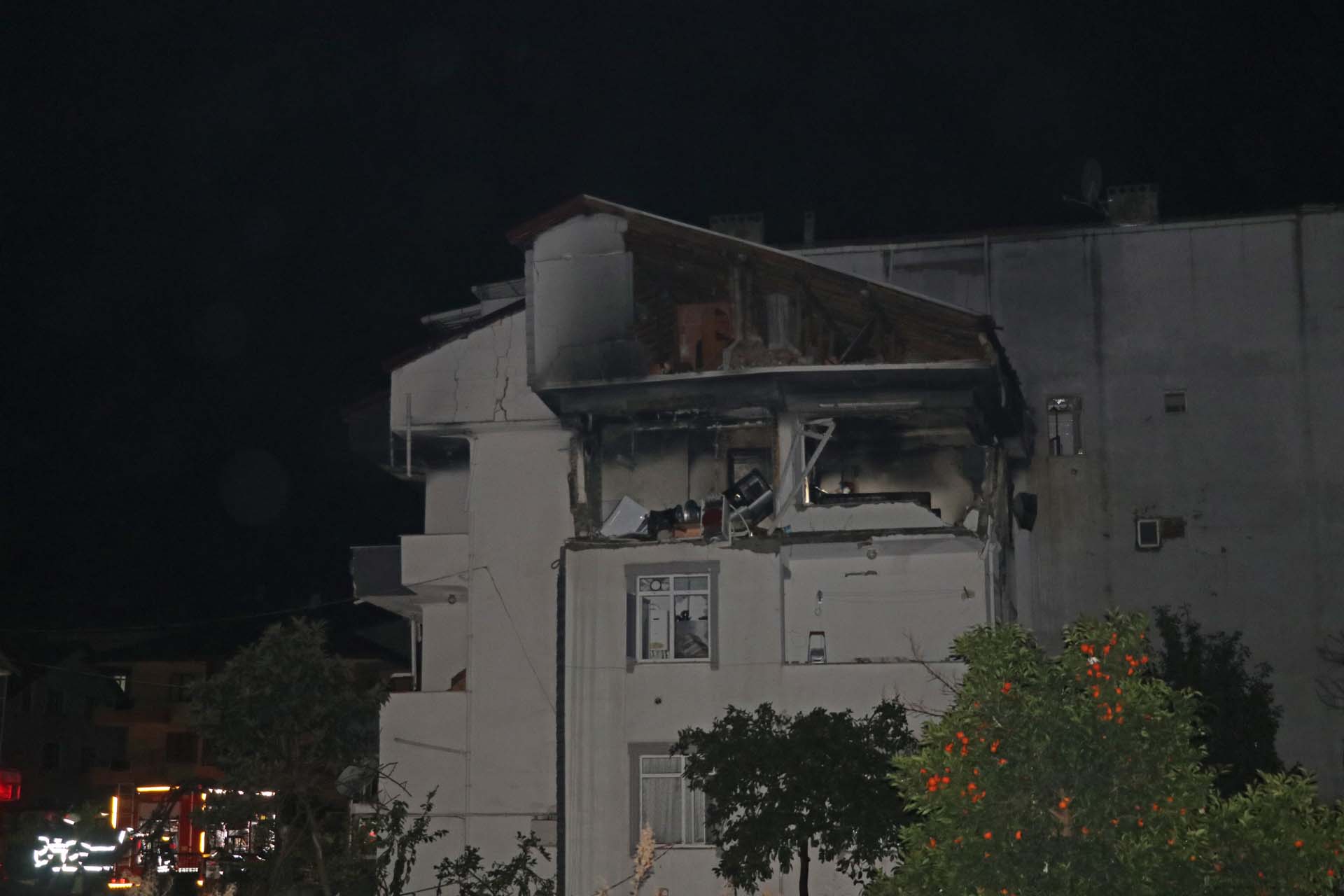 Kocaeli Gölcük'te doğalgaz patlaması! Vatandaşlar sokağa döküldü: 2'si ağır 5 yaralı