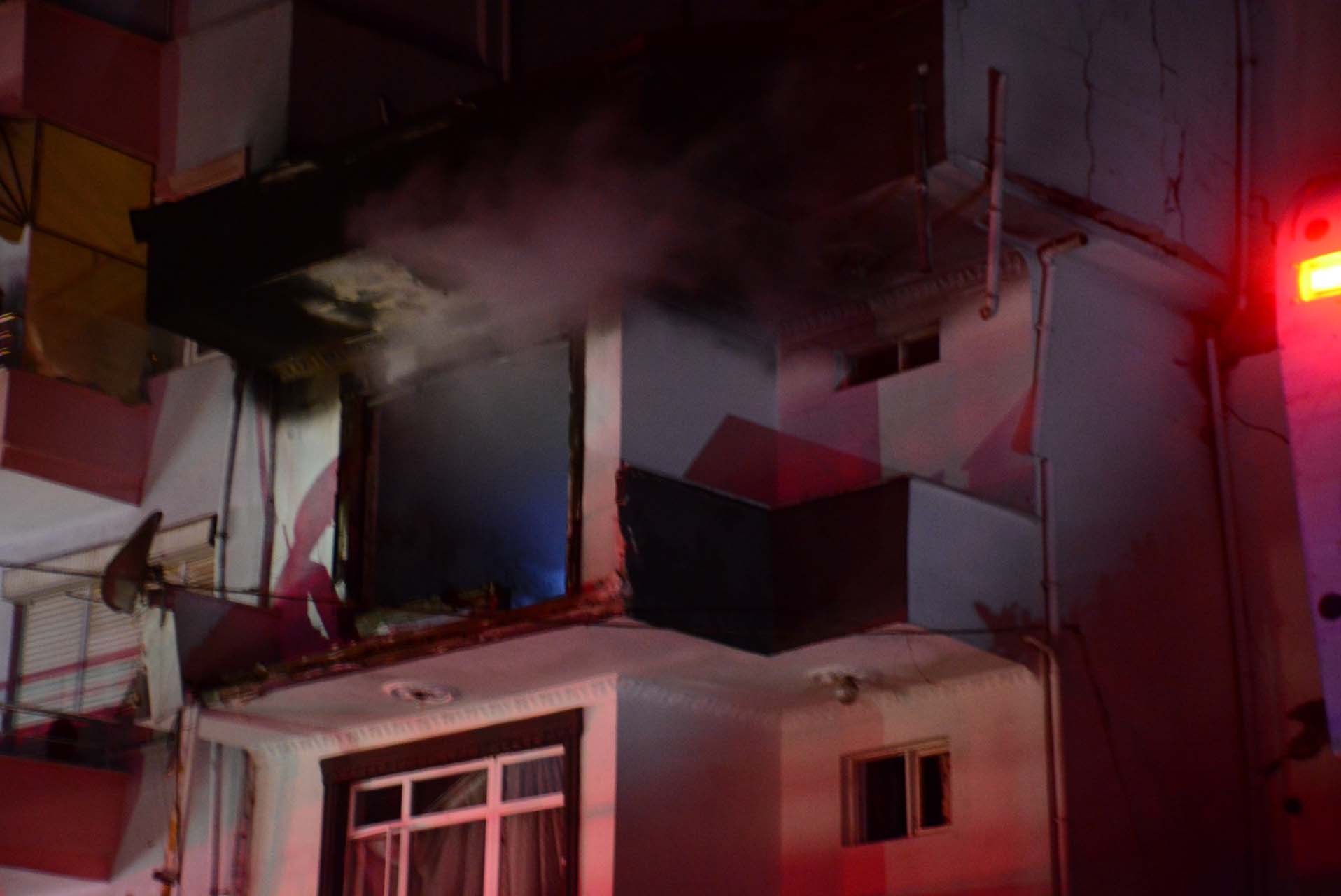 Kocaeli Gölcük'te doğalgaz patlaması! Vatandaşlar sokağa döküldü: 2'si ağır 5 yaralı