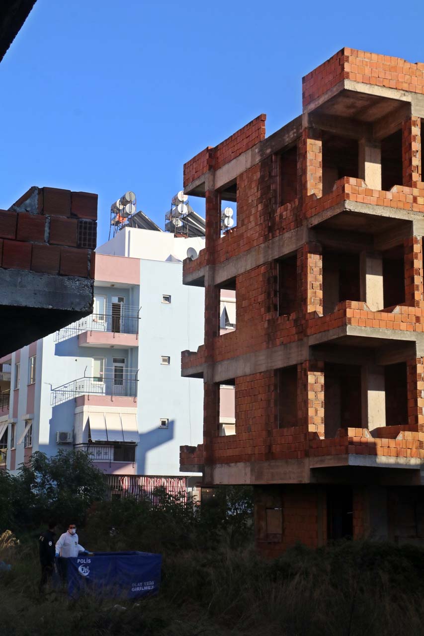 Antalya'da kadın cesedi bulundu! Elindeki detay dikkat çekti 