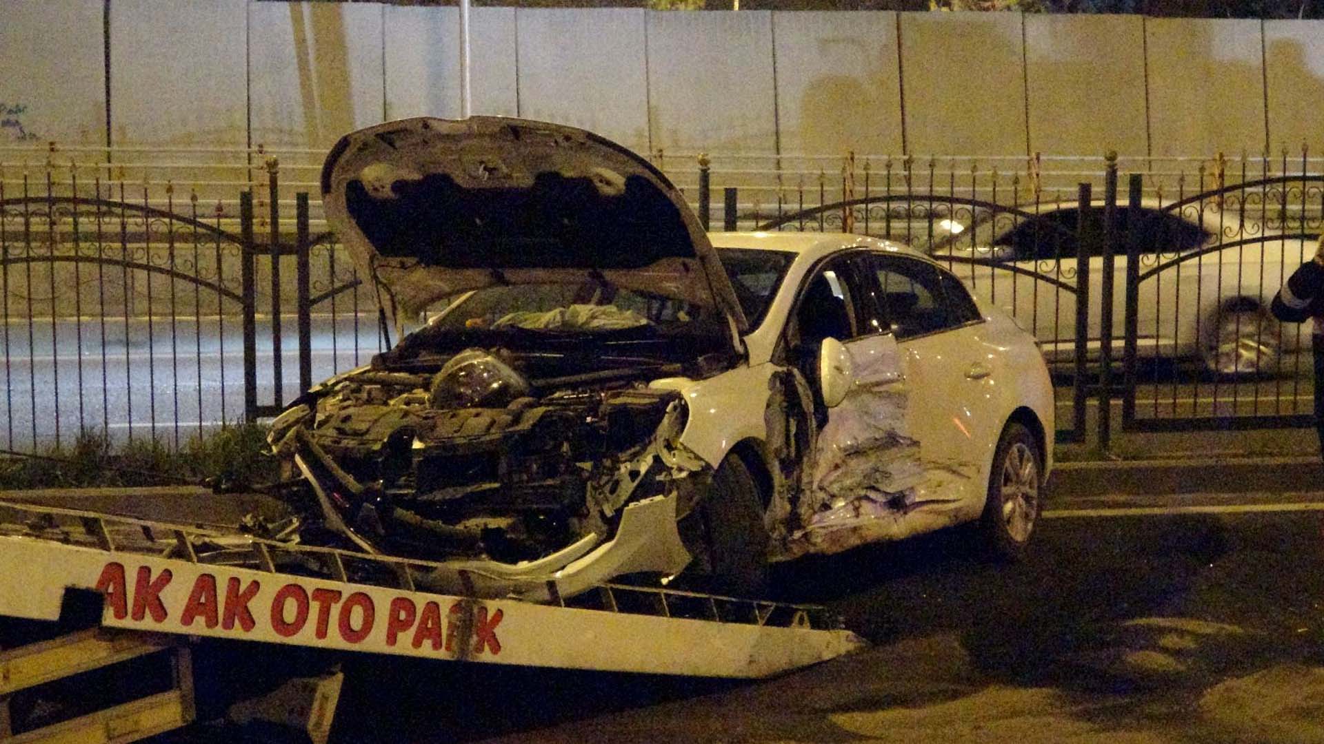 Diyarbakır'da feci kaza! Polislerin olduğu aracı biçti, başka araca çarptı: Polis memuru Kemal Güleç şehit oldu, yaralılar var 