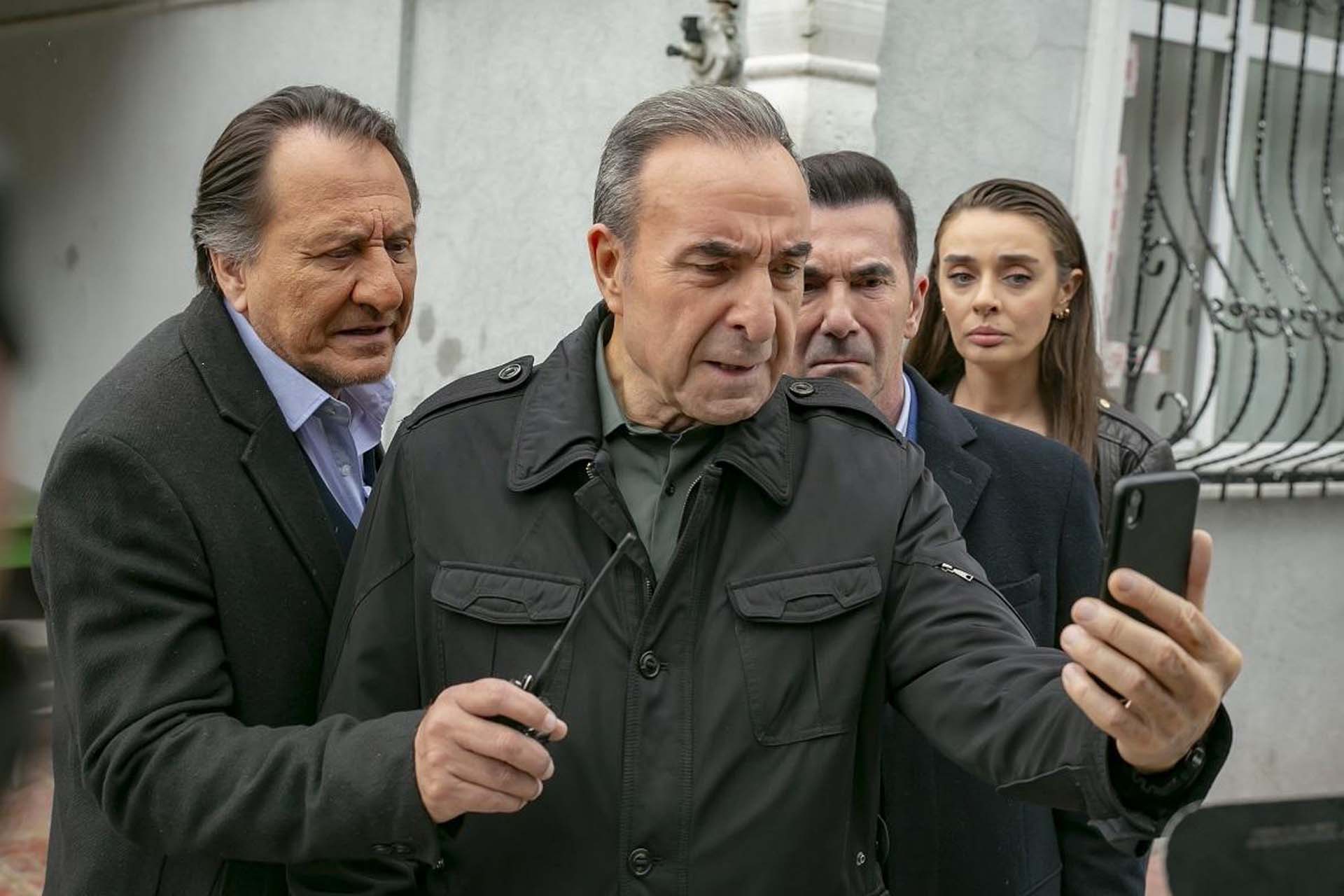 Arka Sokaklar'da bir devir sona erdi! Rıza Baba Zafer diziden ayrıldı