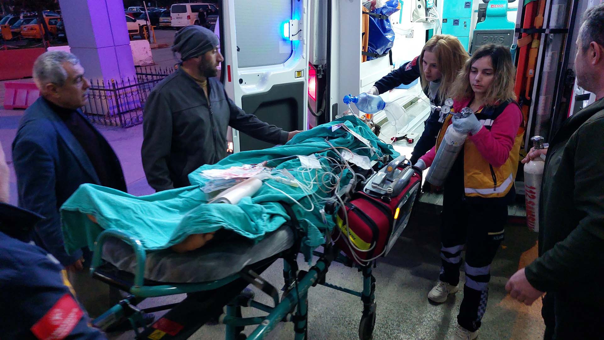 Samsun'da dehşet! İki grup arasında bıçaklı, keserli kavga: Ölü ve ağır yaralılar var 