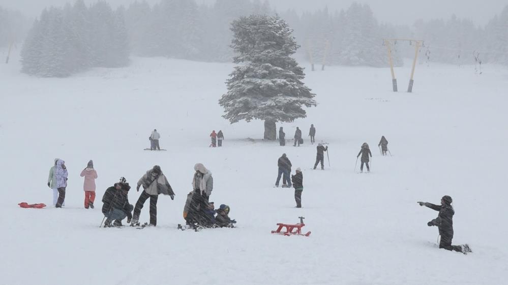 Uludağ kara kavuştu: 35 santimetreye ulaştı