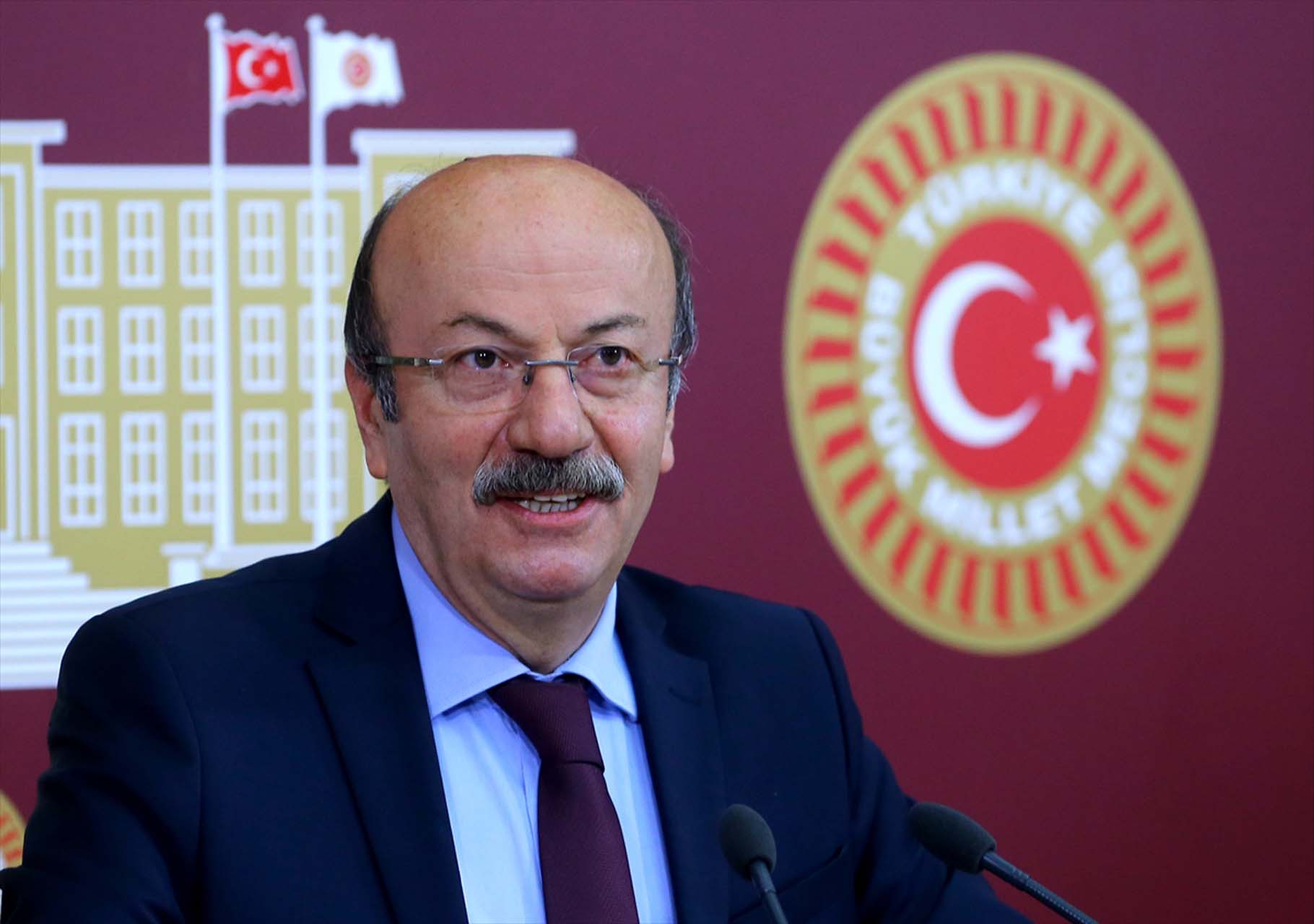 Muharrem İnce ve Mehmet Bekaroğlu birbirine girdi! İnce sert konuştu: Ben Atatürk'e, İsmet Paşa’ya faşist dedirtmem. Haddini bil Mehmet Bekaroğlu!