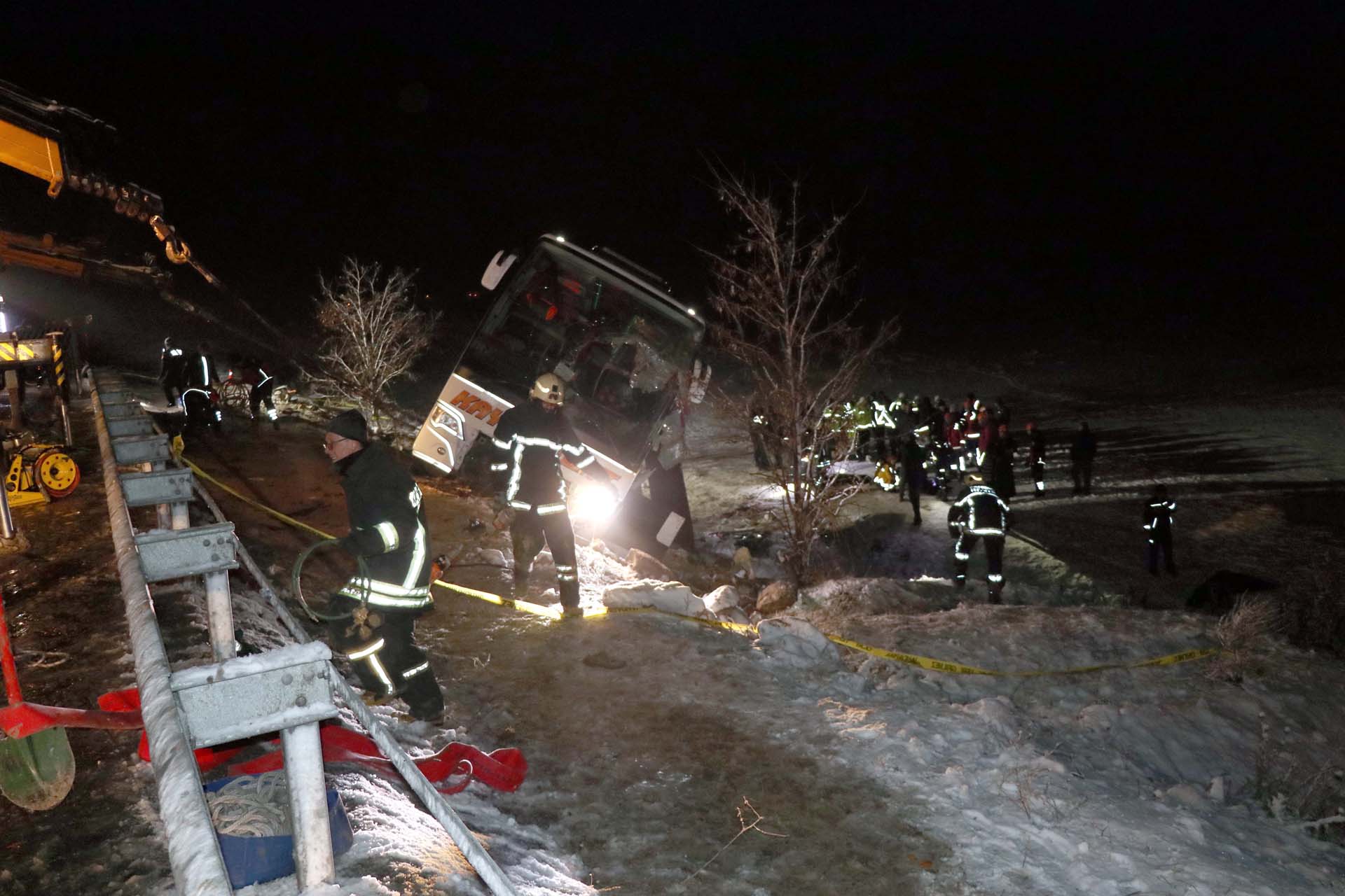 Son dakika | Kayseri'de can pazarı! Yolcu otobüsü şarampole devrildi: Çok sayıda ölü ve yaralı var 