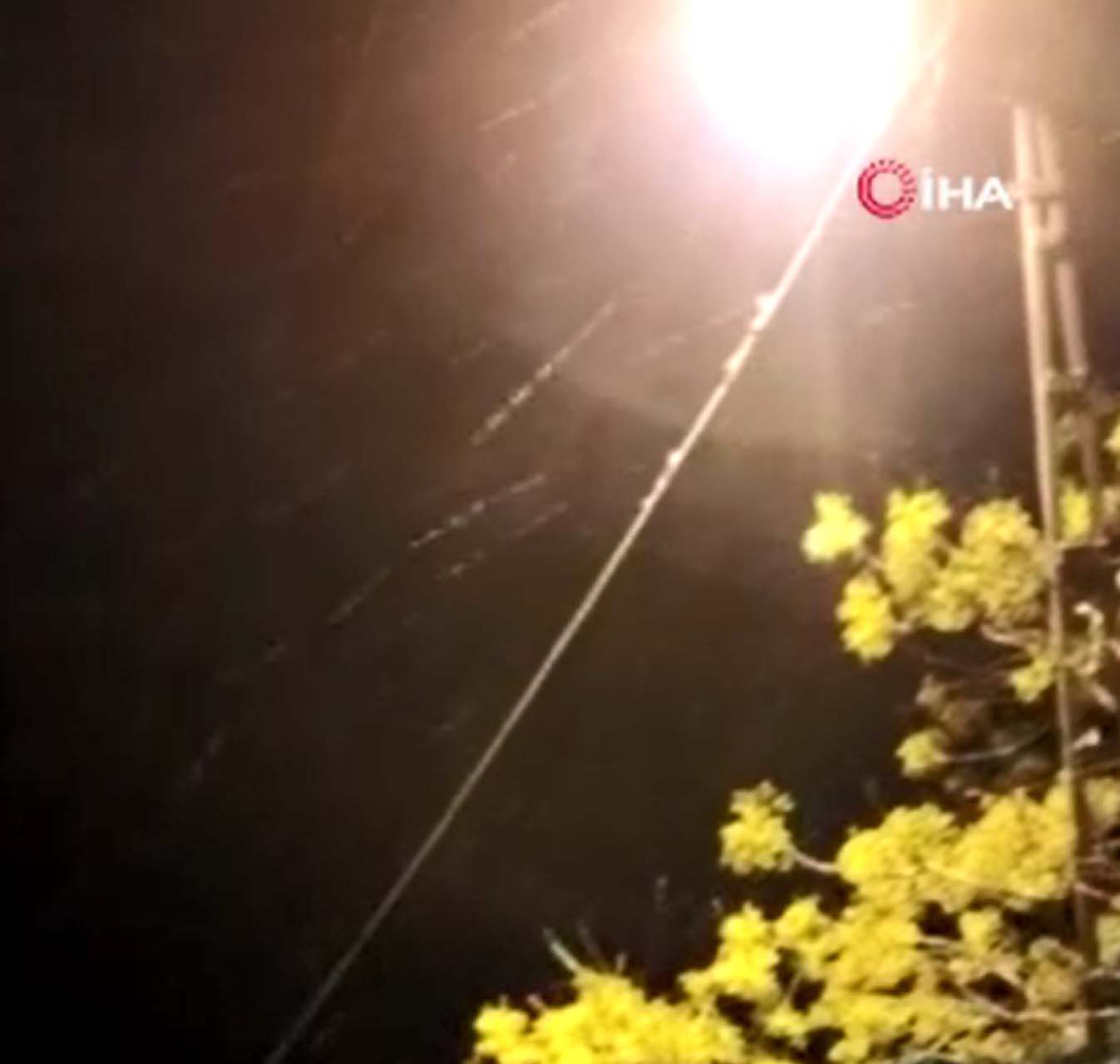 İstanbullular dört gözle bekliyordu! Silivri'de kar yağdı