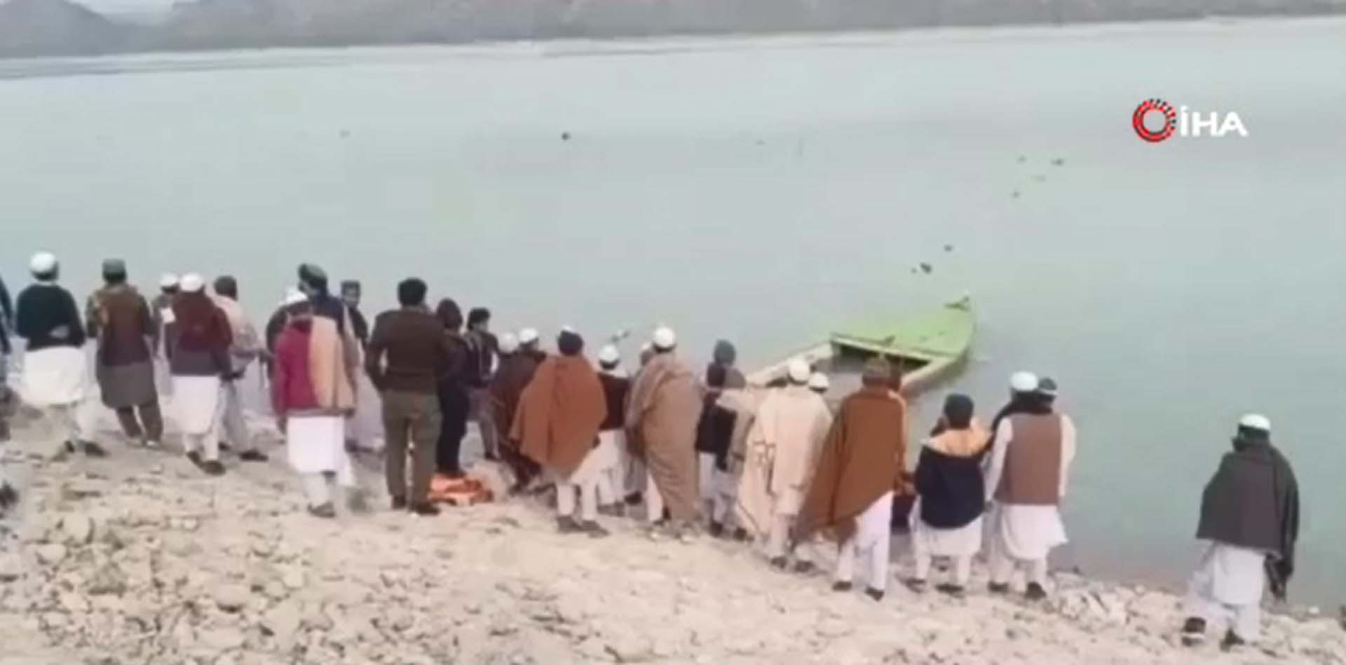 Gezinin sonu acı oldu! Bot alabora oldu: Çok sayıda çocuk hayatını kaybetti 