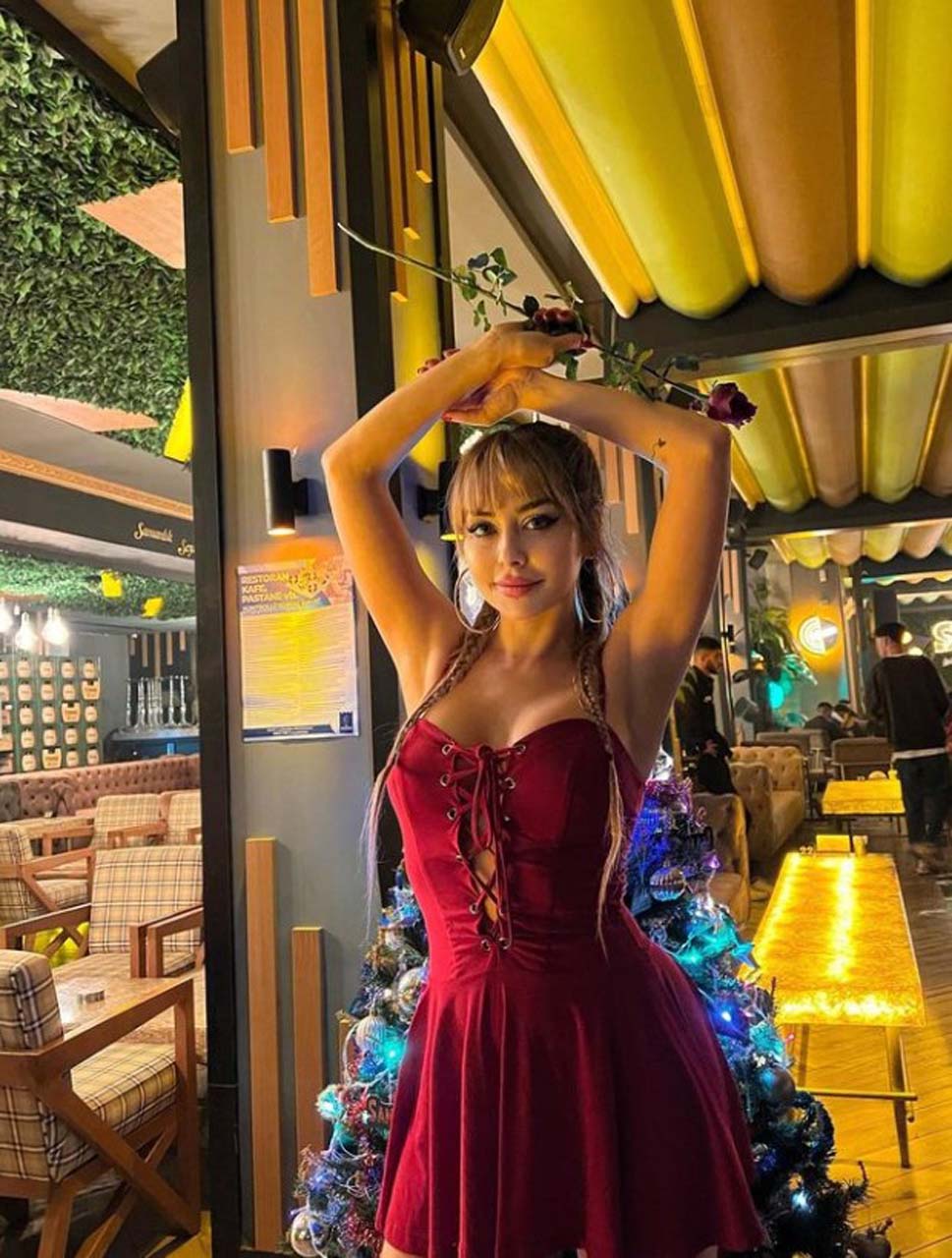 Zuhal Topal'la Yemekteyiz Betül Gündoğar Kimdi? Betül Gündoğar nerelidir? Betül Gündoğar kaç yaşında, mesleği ne, evli mi?