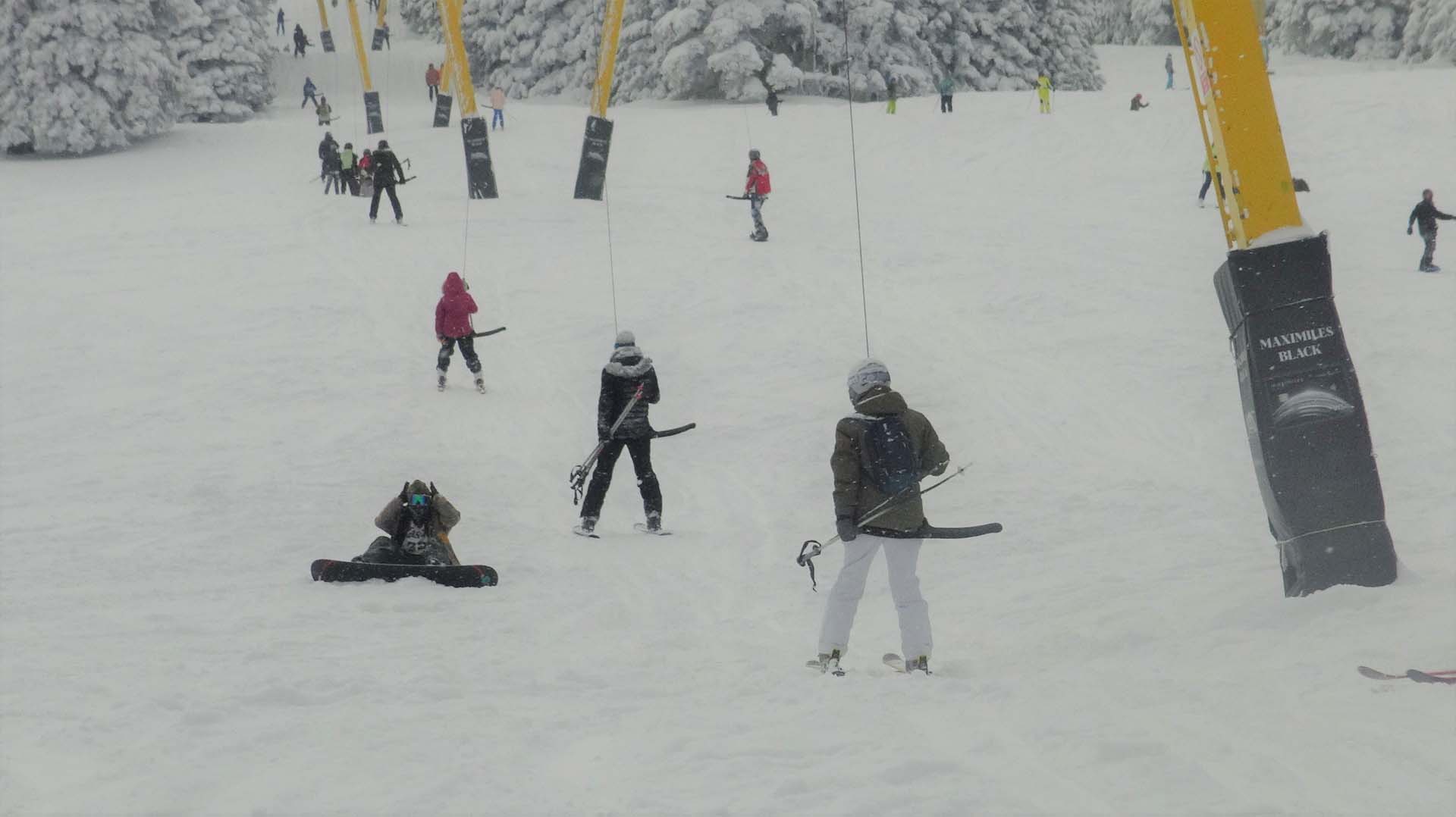 Bursa Uludağ kar yağışına doydu! Tatilciler beyaz örtünün keyfini çıkardı