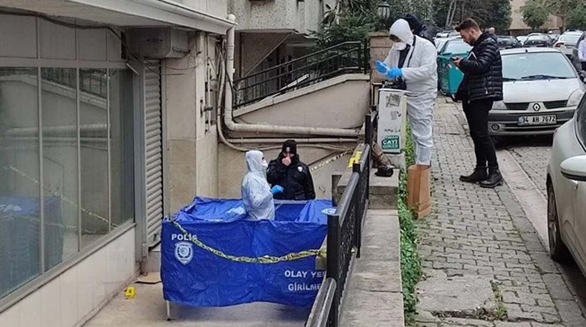 stanbul'da korkunç olay! Yeni doğan bebeğini camdan aşağı attı!