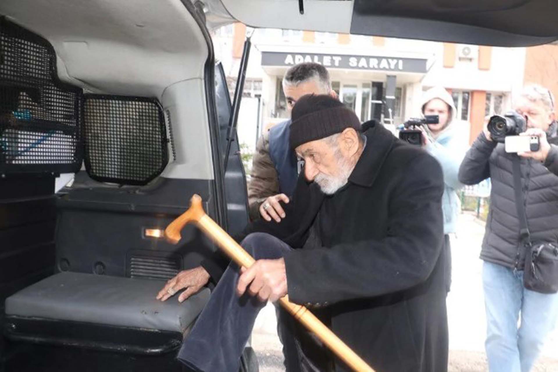 Eskişehir'de korkunç cinayet gün yüzüne çıktı! Emekli asker, eşi ve iki oğlunu öldürdü üçüncü oğlu kayıp!