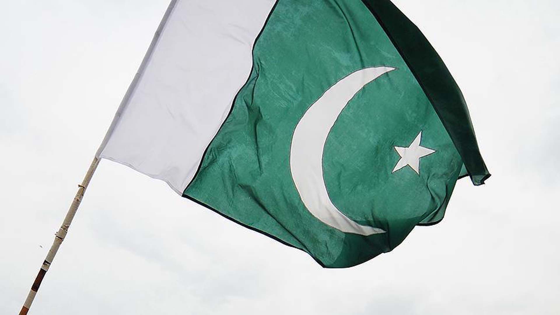 Pakistan'da yolcu otobüsü ile tır çarpıştı! Can pazarı yaşandı: Ölüler ve yaralılar var 
