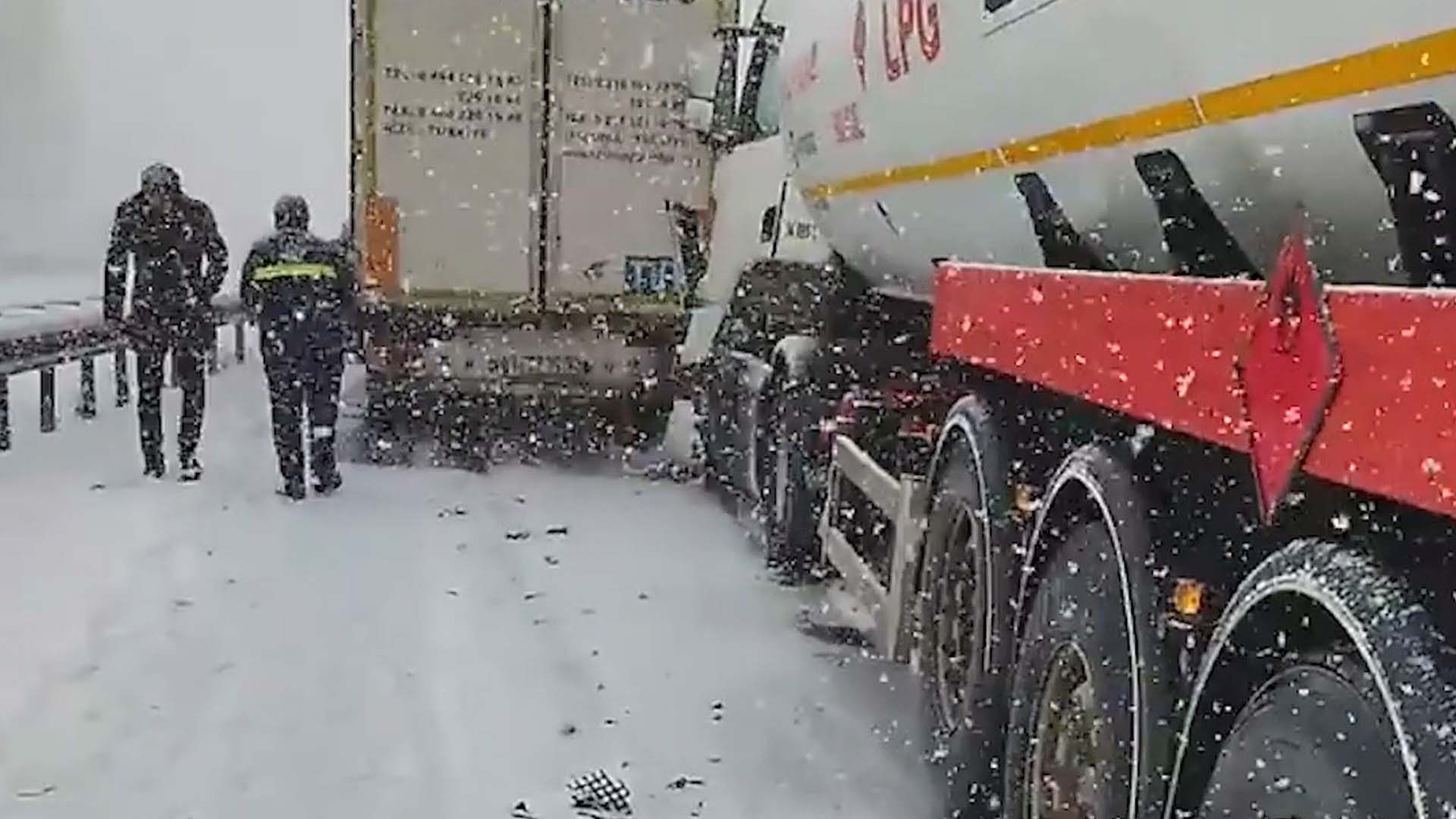 Çankırı'da zincirleme trafik kazası! 14 araç birbirine girdi: Yaralılar var 