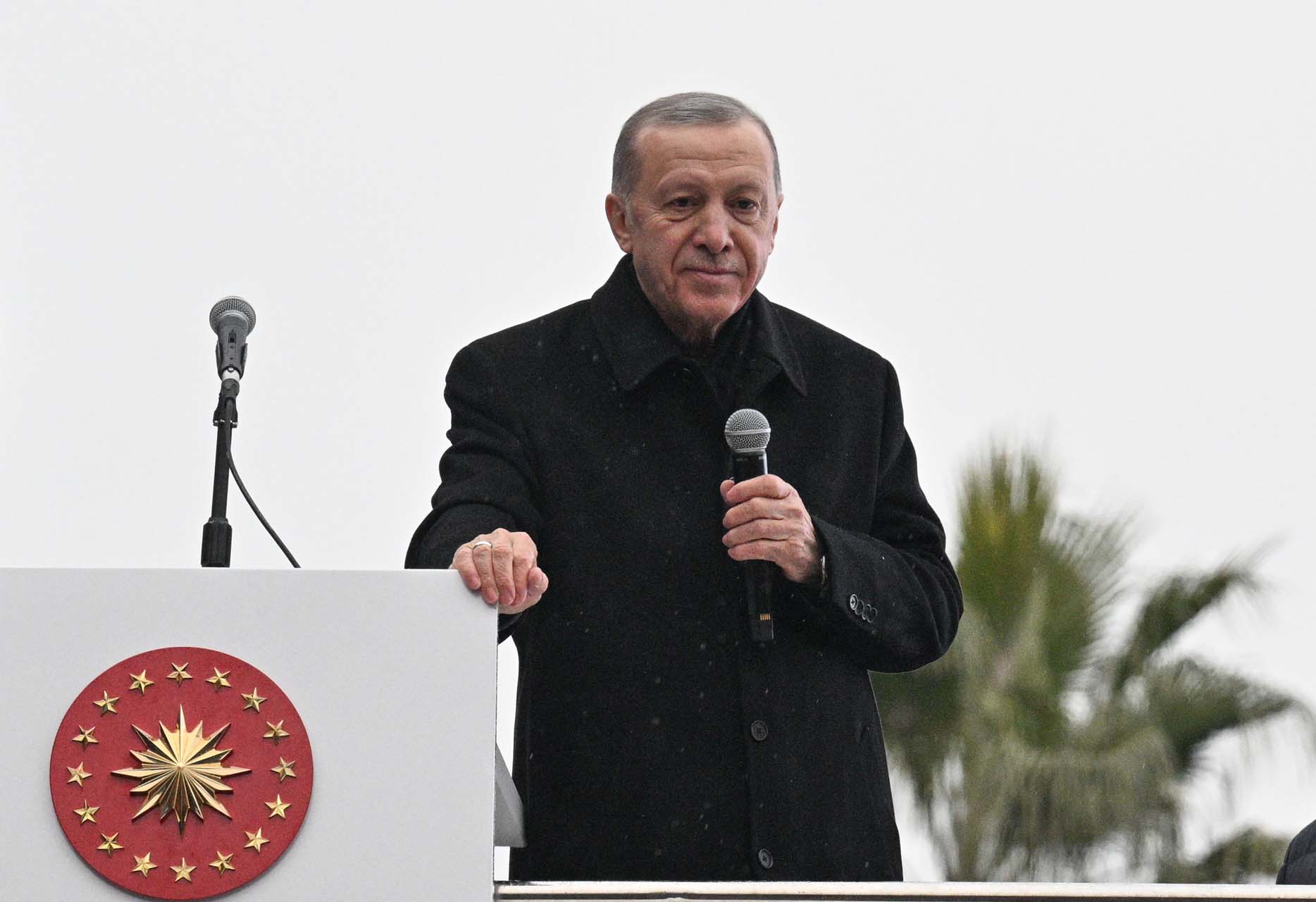 Cumhurbaşkanı Erdoğan, Nazilli'de vatandaşlara hitap etti: Masanın altında birbirinin ayaklarını tekmelemekten fırsat bulamıyorlar