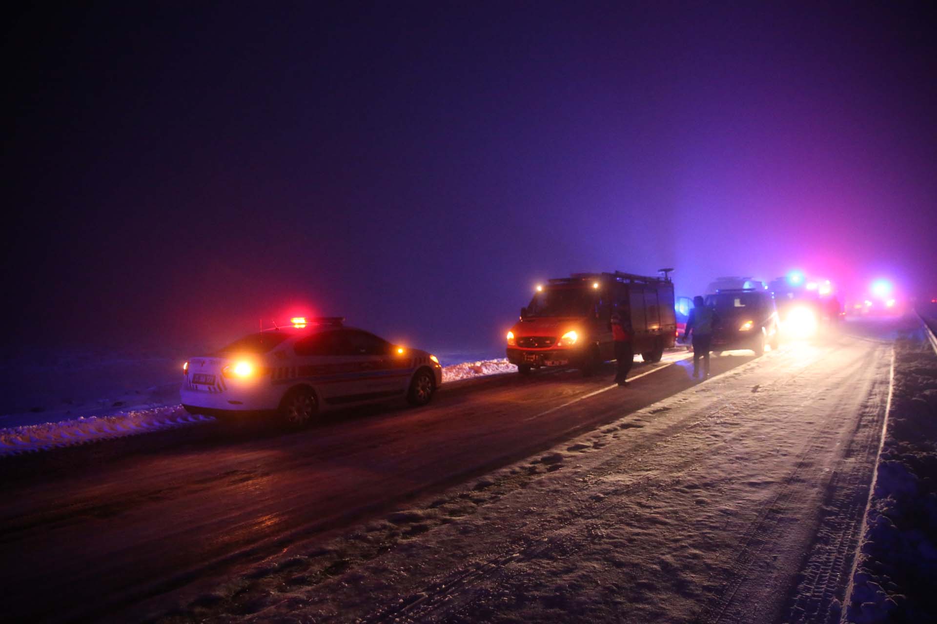Son dakika | Diyarbakır'da yolcu otobüsü şarampole devrildi: Çok sayıda yaralı var