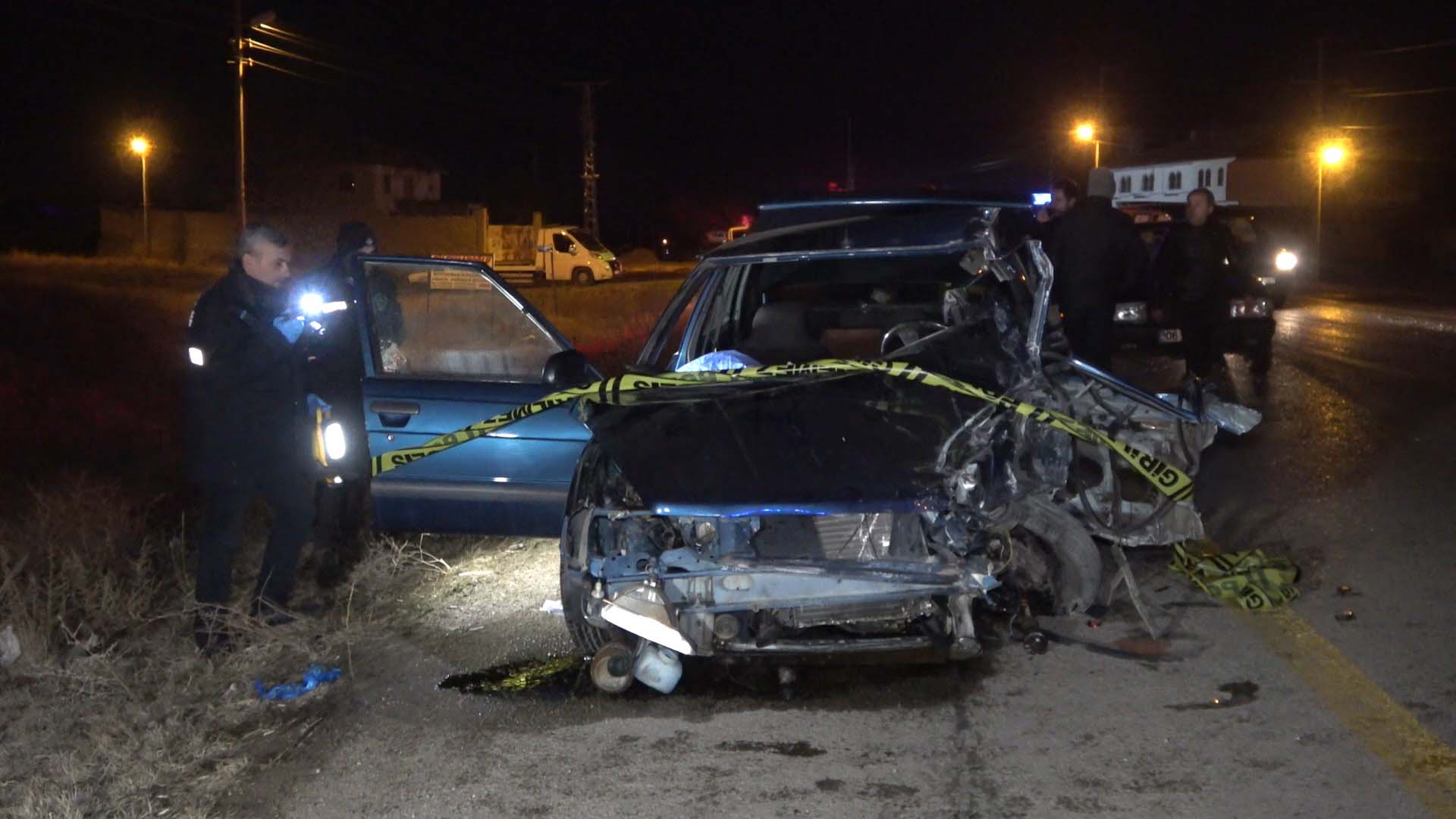 Kırıkkale'de iki araç kafa kafaya çarpıştı! Çok sayıda yaralı var!