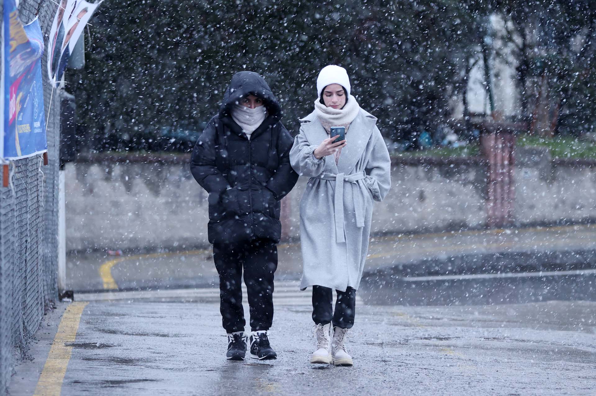 aa-20230205-30180711-30180707-istanbulda-kar-yagisi-etkili-oldu.jpg