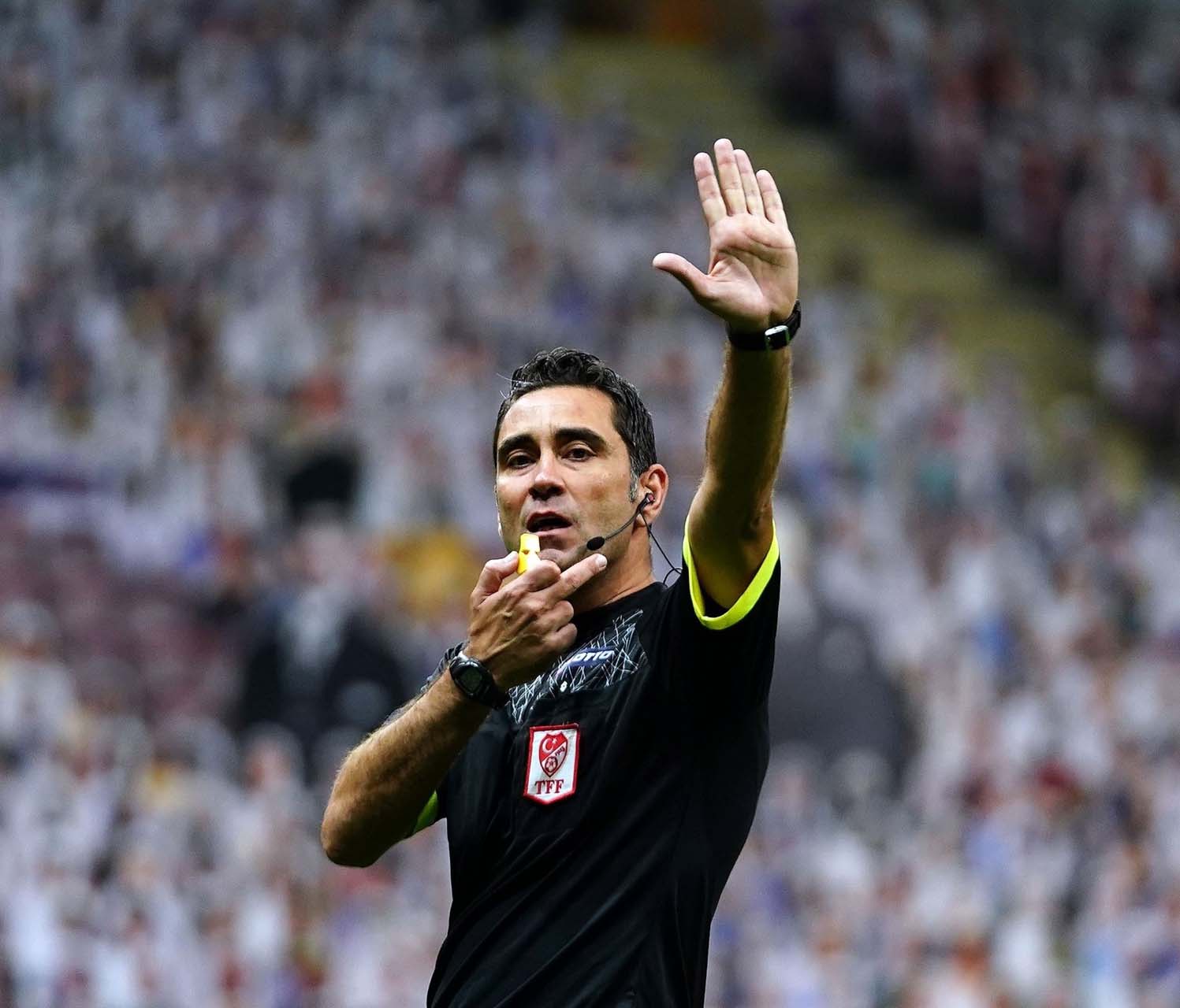 Rıdvan Dilmen gündeme getirmişti! Ahmet Ercanlar şike yaptığı öne sürülen hakemlerin ismini açıkladı 