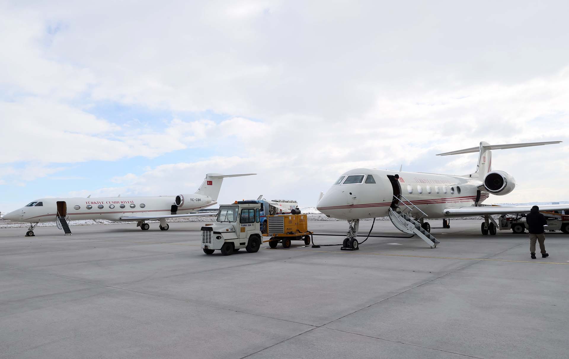 Cumhurbaşkanlığı 2 uçağını arama kurtarma ve sağlık ekiplerine tahsis etti. Bölgeye tıbbi destek gönderiliyor!