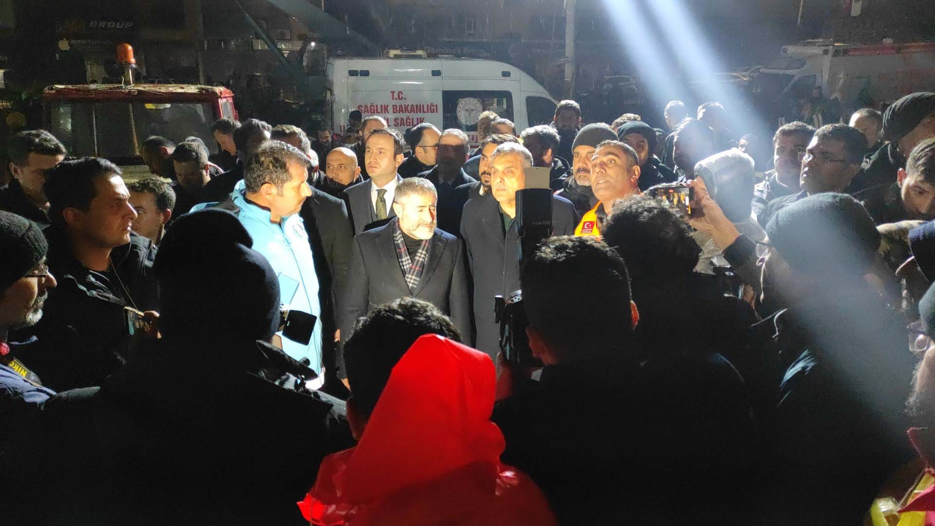 Bakan Nebati acı haberi verdi: 48 şehidimiz var, 103 yaralının 24'ü yoğun bakımda tedavi görüyor