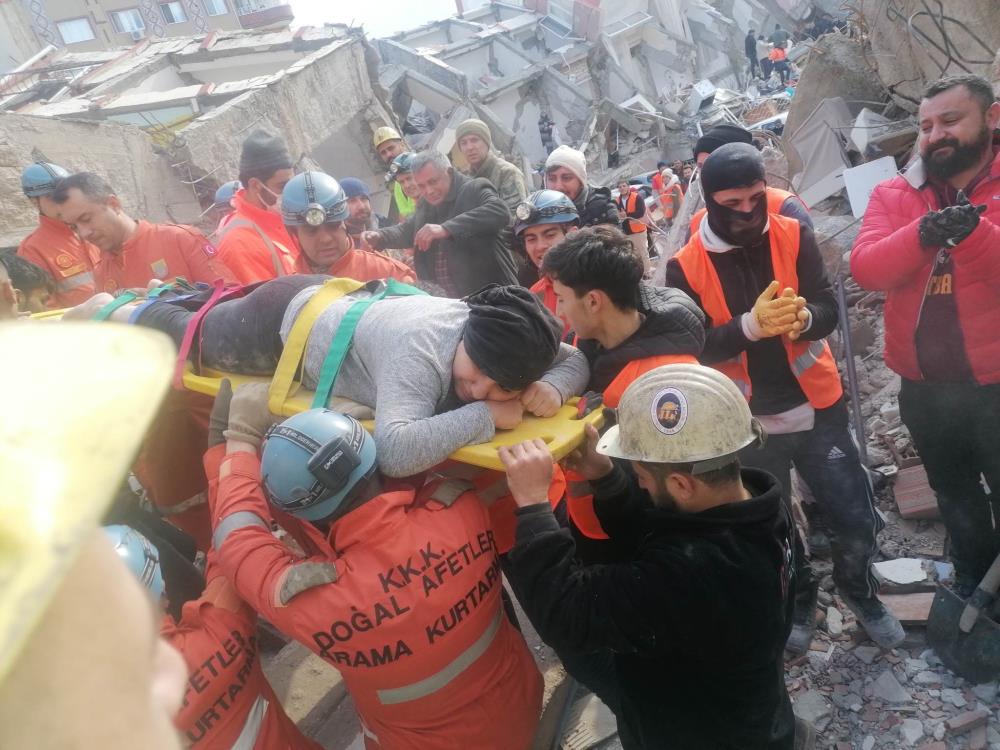 TTK Kandilli ekibi Hatay'da görev yapıyor: 8 kişiyi enkazdan sağ olarak çıkardılar