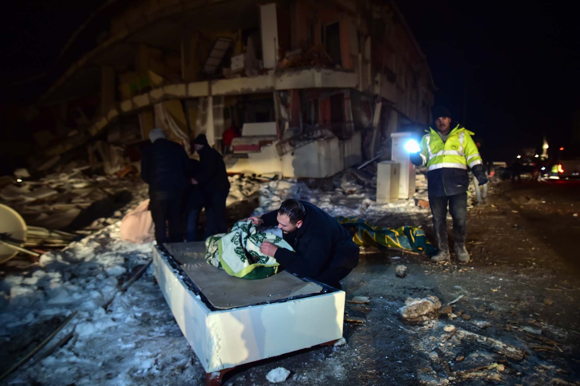 Kahramanmaraş Elbistan'dan yürekleri yakan haber: 1.5 yaşındaki Göktuğ bebek, annesi ve anneannesi hayatını kaybetti 